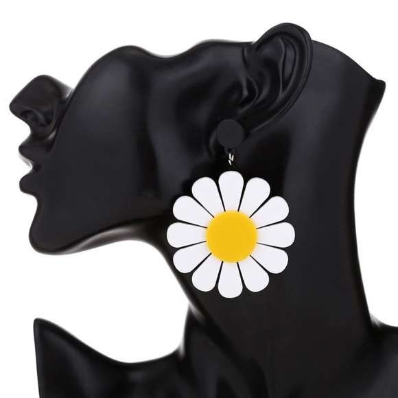 **AJA* Yellow x White Flower Fashion Earrings - Picture 2 of 5